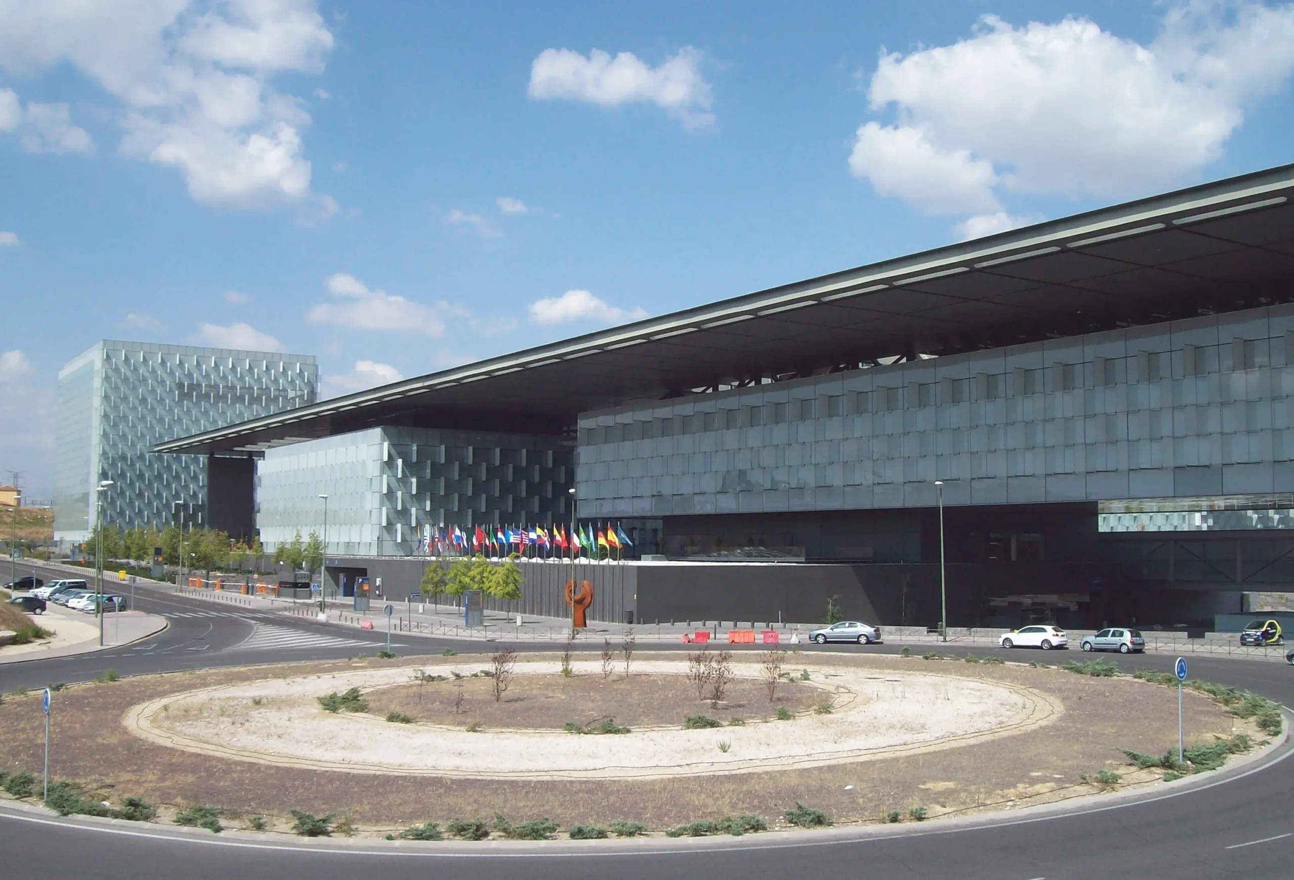 Telefónica - Headquartes in Las Tablas Neighbourhood in Madrid (Spain). Projected by Rafael de La-Hoz Castanys and Completed in 2008.